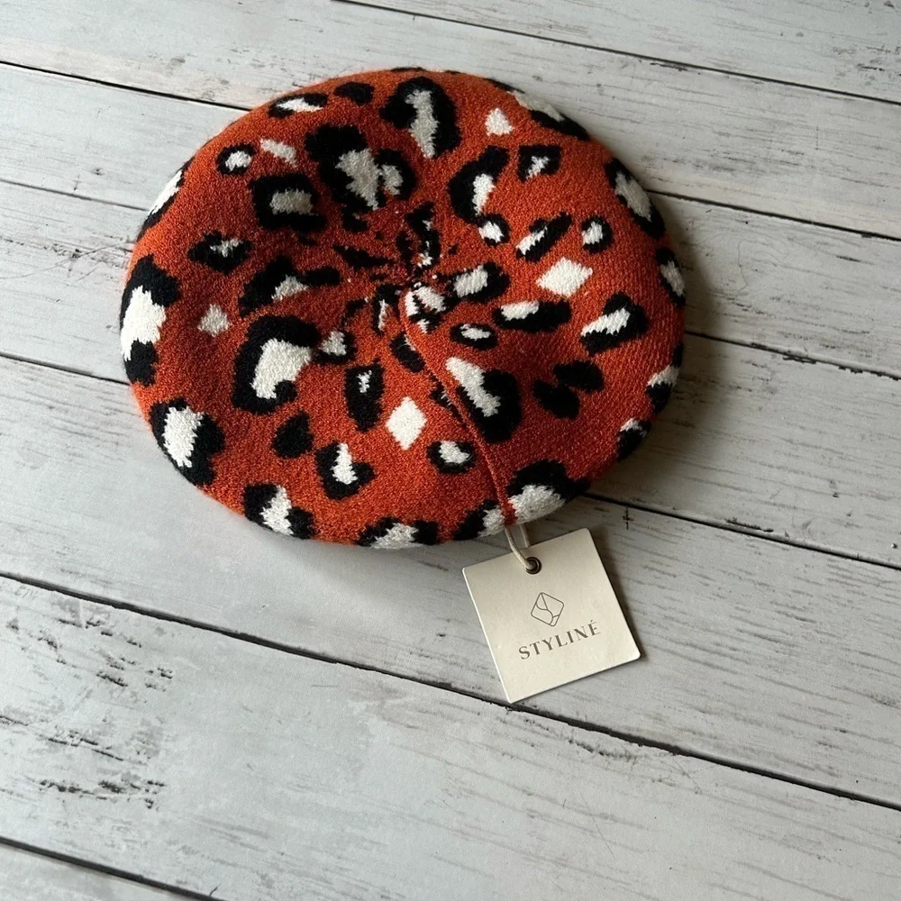 NWT Ladies Leopard Print Beret